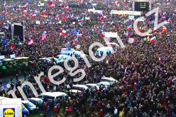 Demonstrace v Praze na Letné, 16.11.2019