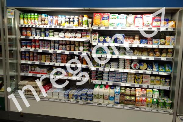 Regály v jednom z brněnských supermarketů, ilustrační foto