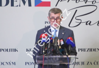 Prezidentský kandidát Andrej Babiš na dnešním brífinku