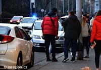 V ulicích smerem od Lidické ke Královu Poli uvízlo dvacet tramvají, DPMB s nimi teď musí vycouvat.